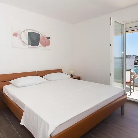 6 Bedroom Gorgeous In Dvornica Casa vacanze