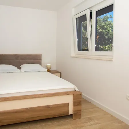 6 Bedroom Gorgeous In Dvornica * Ražanj