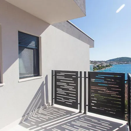 6 Bedroom Gorgeous In Dvornica Ražanj